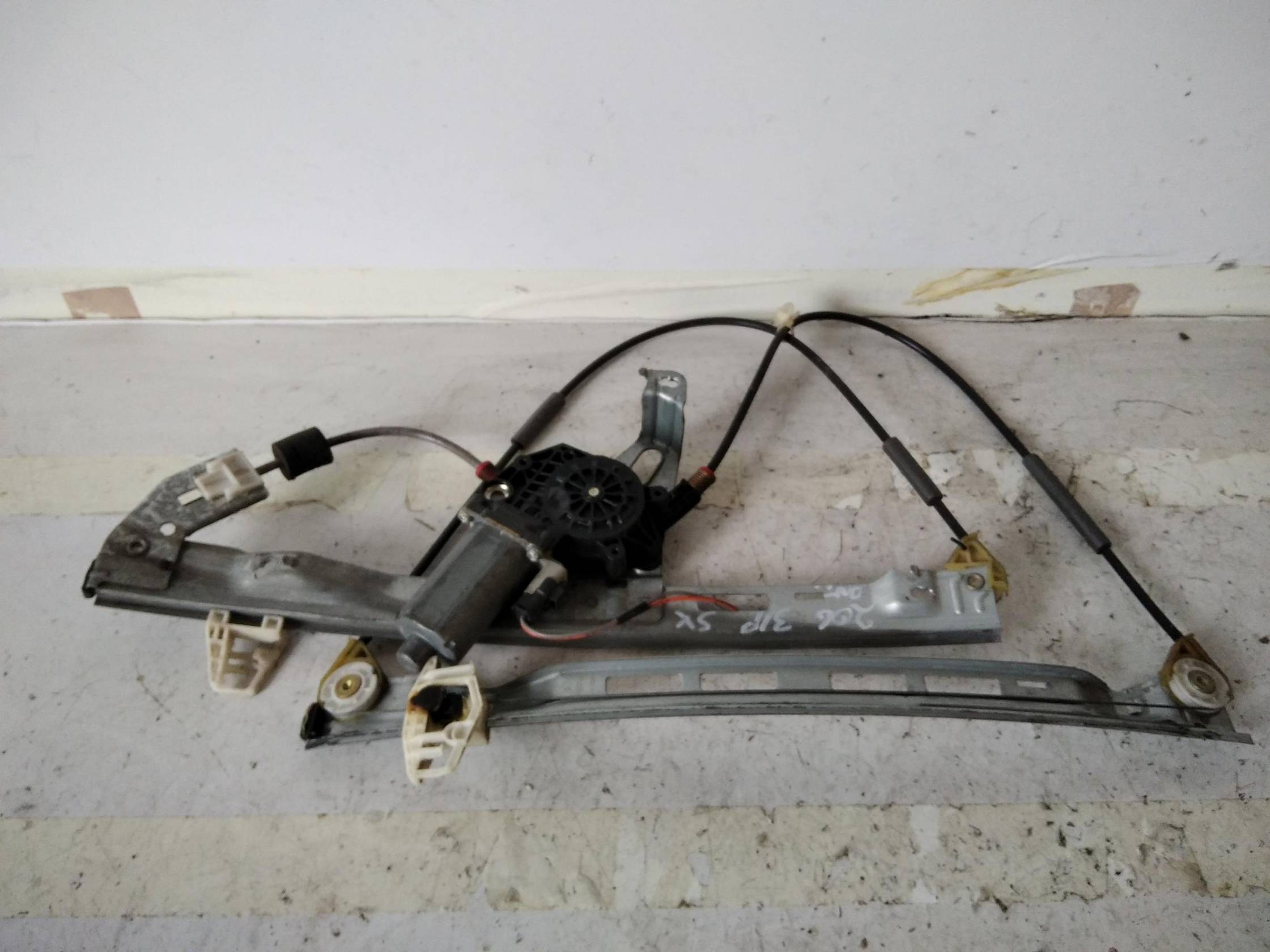 Alzacristallo elettr. porta ant. sx.